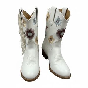 White Floral Embroidered Cowboy Boots